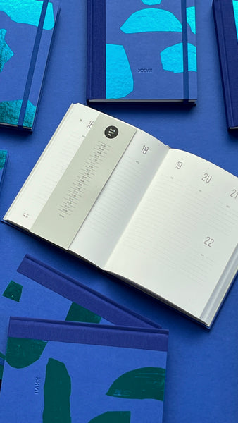 A Planbook 2027 határidőnapló / BRILL special edition - indigó-türkiz